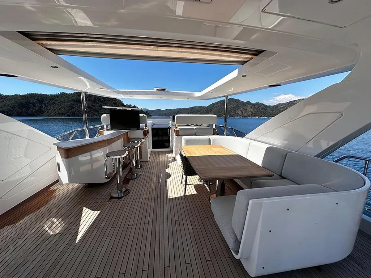 Buy a ALEX10 - Azimut Yachts at Shestakov Yacht Sales