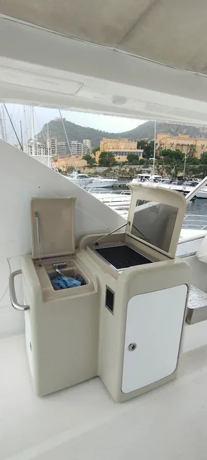 best yacht sales deals Azimut 64 Flybridge - Azimut Yachts