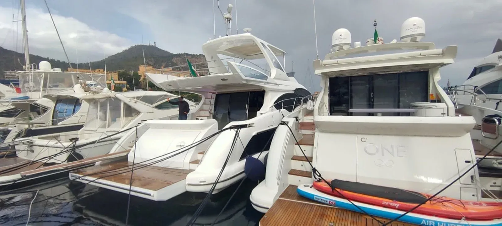 Buy a Azimut 64 Flybridge at Shestakov Yacht Sales