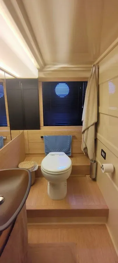 Buy a Azimut 64 Flybridge 2015 at Shestakov Yacht Sales