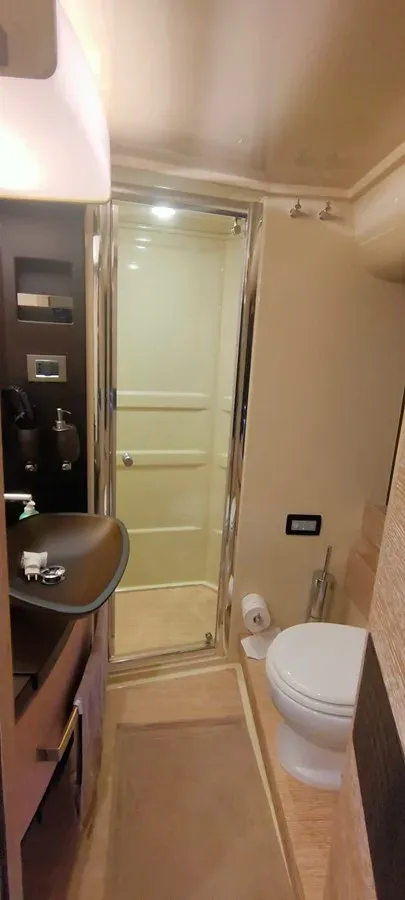best yacht sales deals Azimut 64 Flybridge 2015