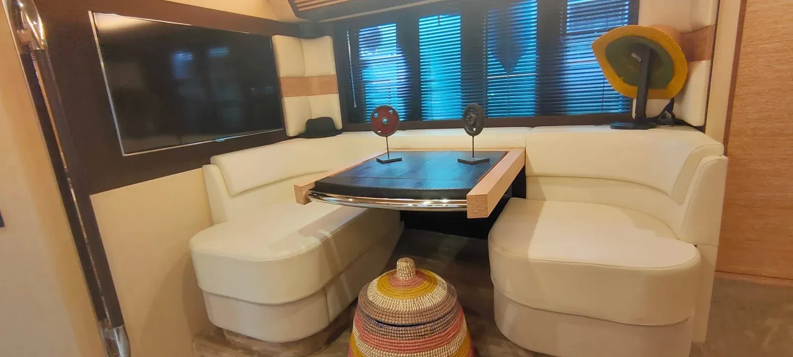 Buy a yacht Azimut 64 Flybridge