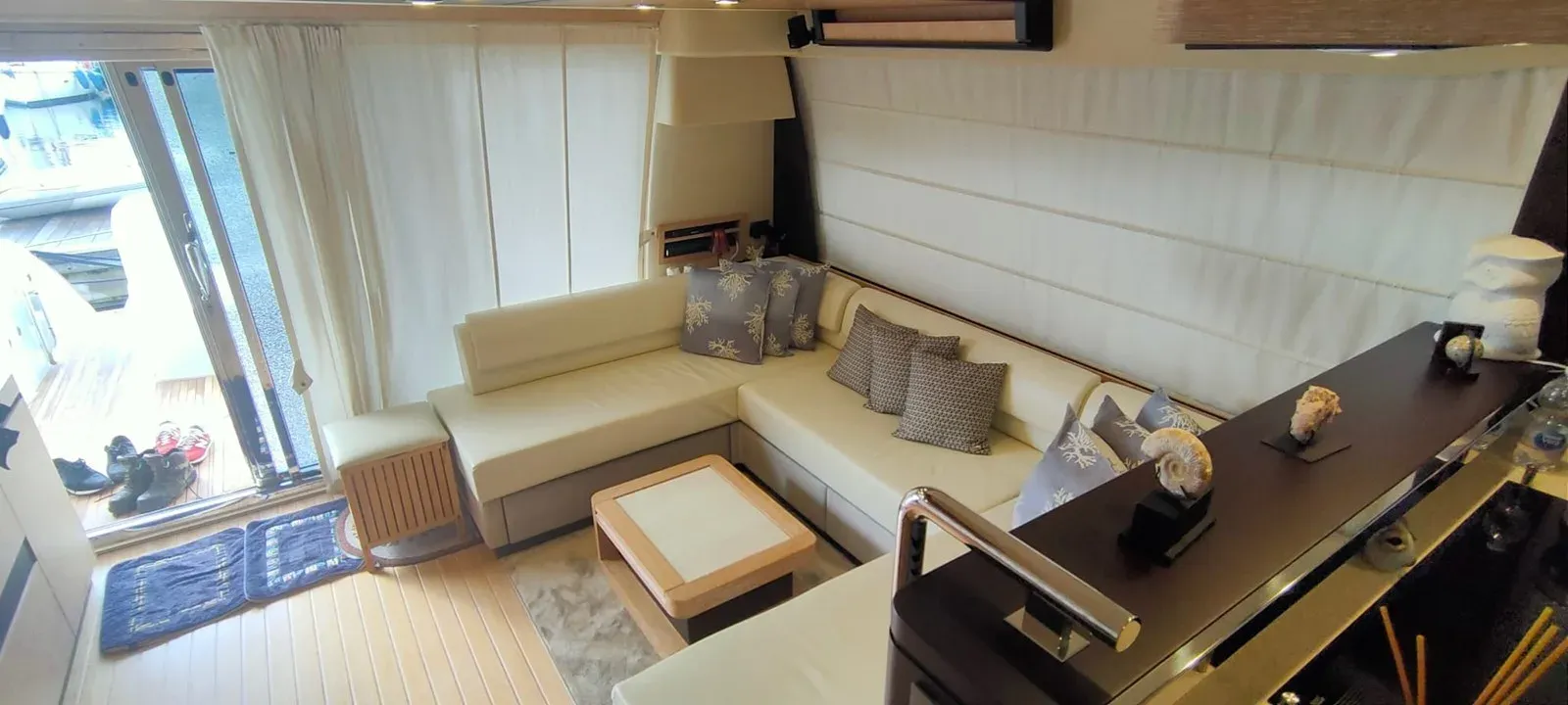 Azimut 64 Flybridge 64 price