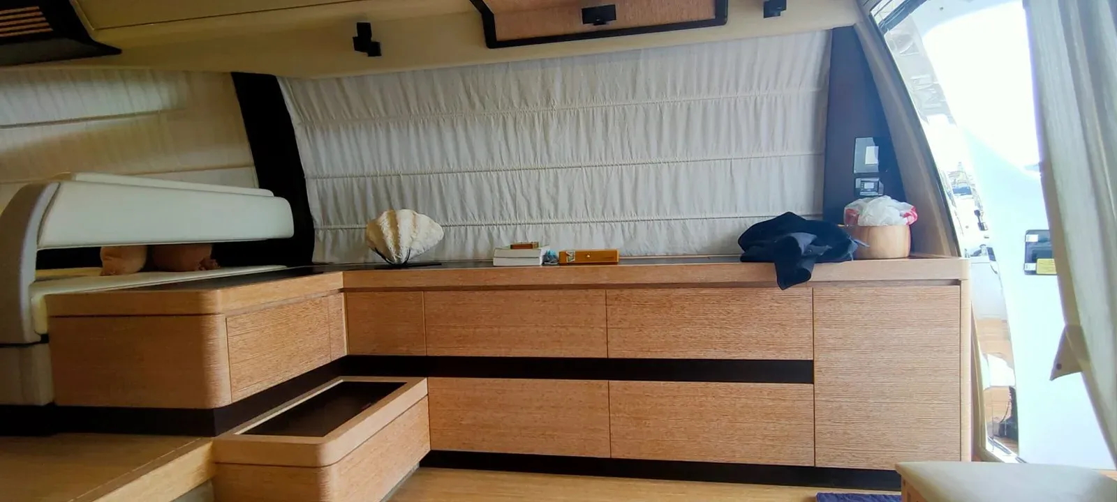Buy a yacht Azimut 64 Flybridge 2015