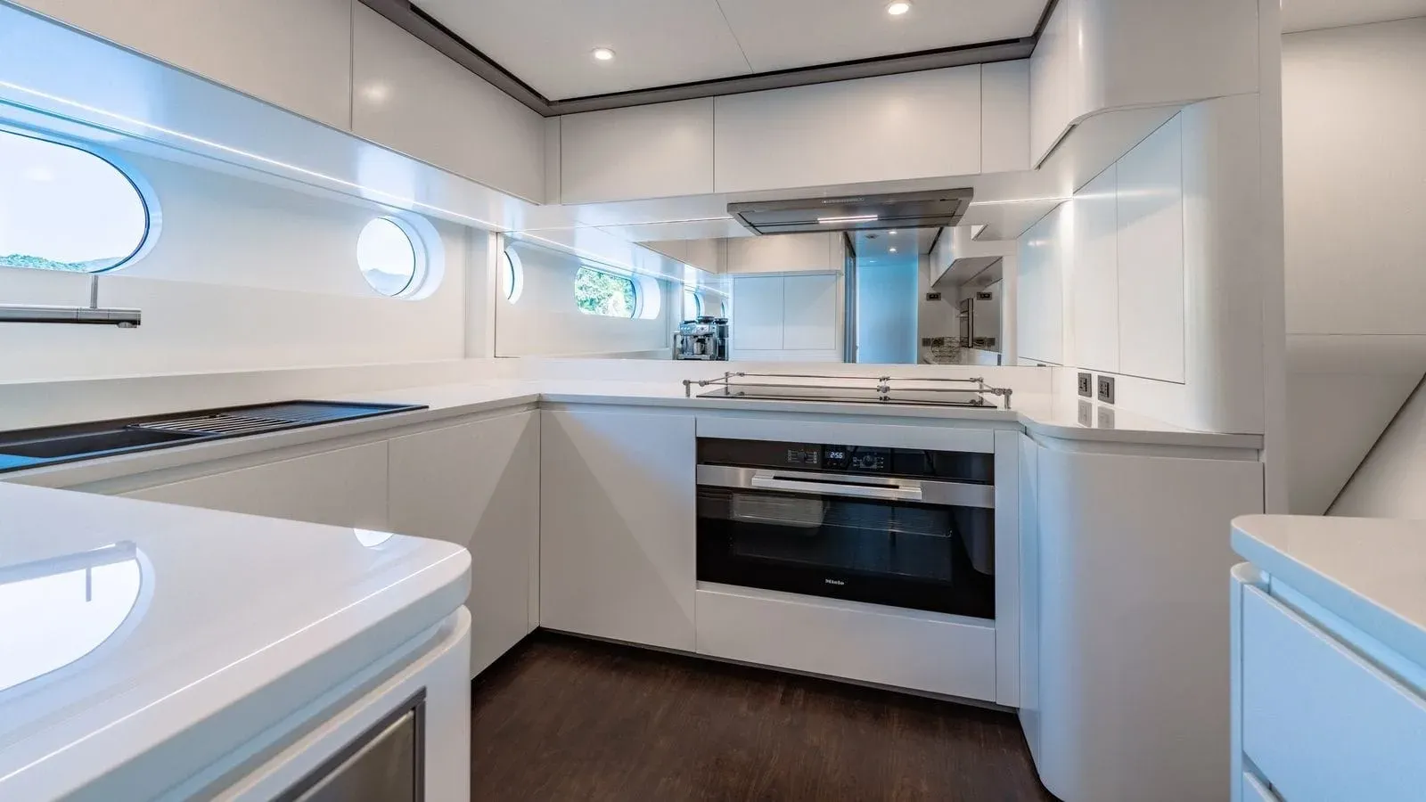 the best price on ARIA - Azimut Yachts