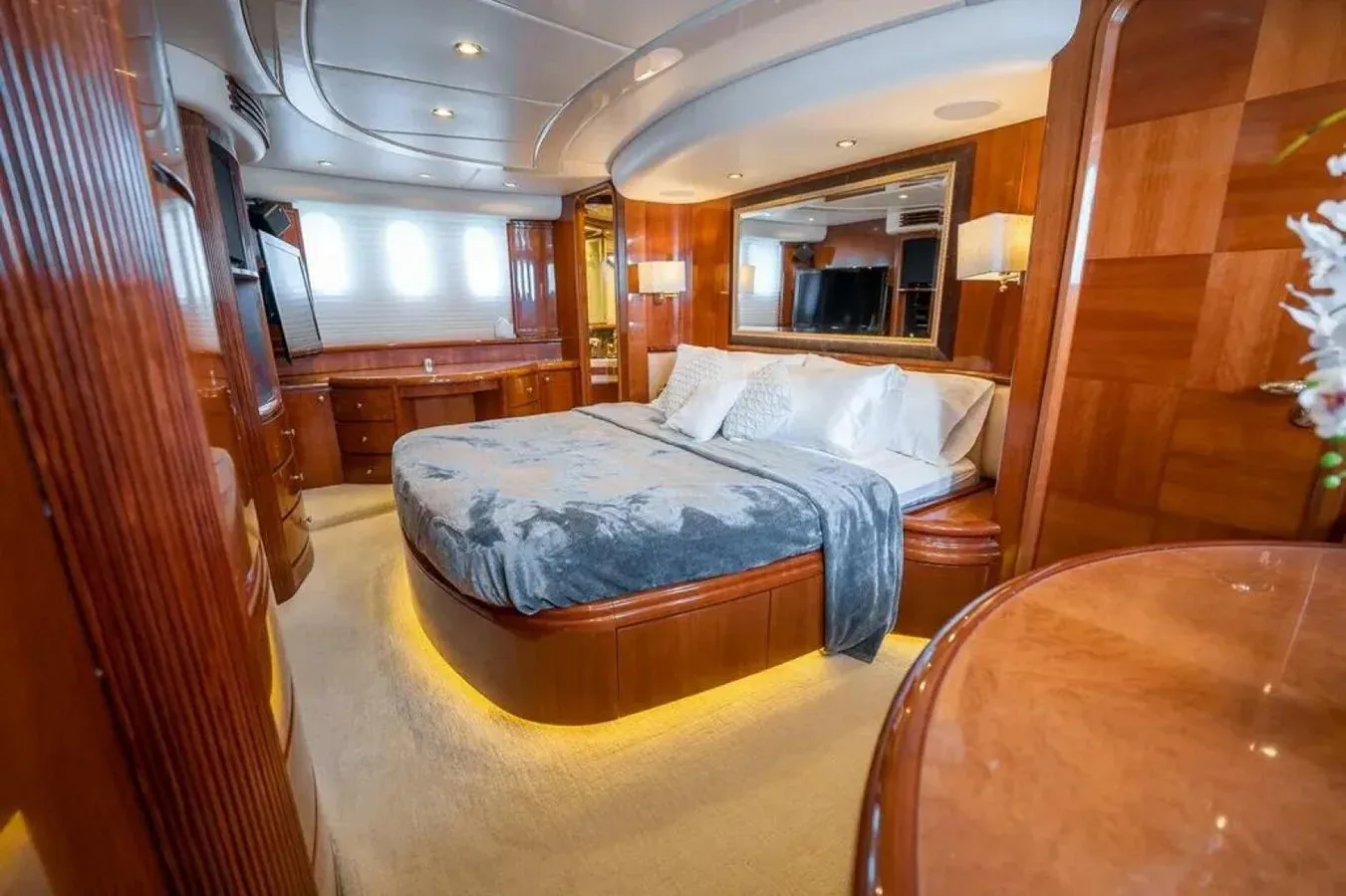 the best price on AZURE - Azimut Yachts