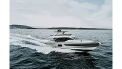 Plane To Sea - Azimut Yachts