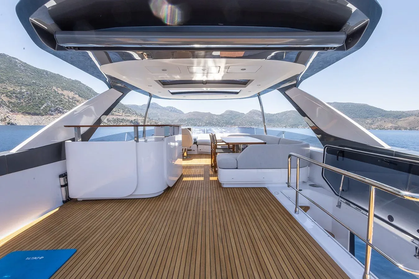 Buy a yacht MILES - Azimut Yachts