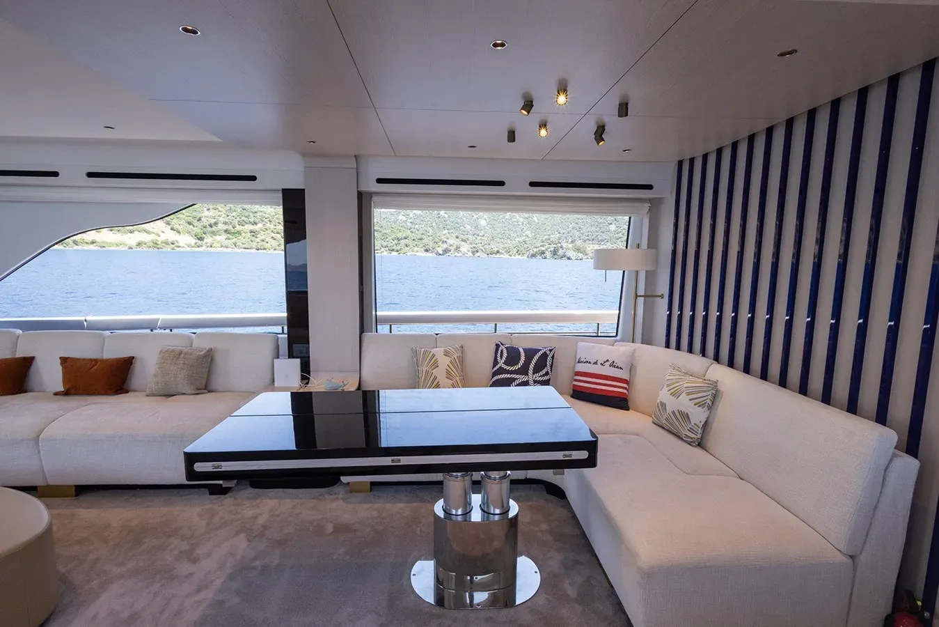Buy a yacht MILES - Azimut Yachts
