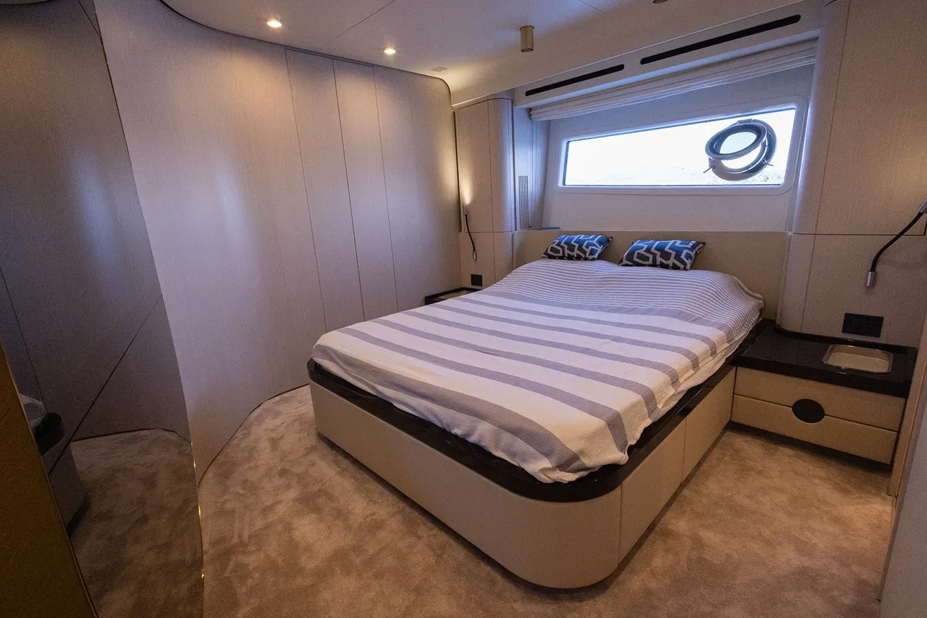 Buy a MILES - Azimut Yachts at Shestakov Yacht Sales