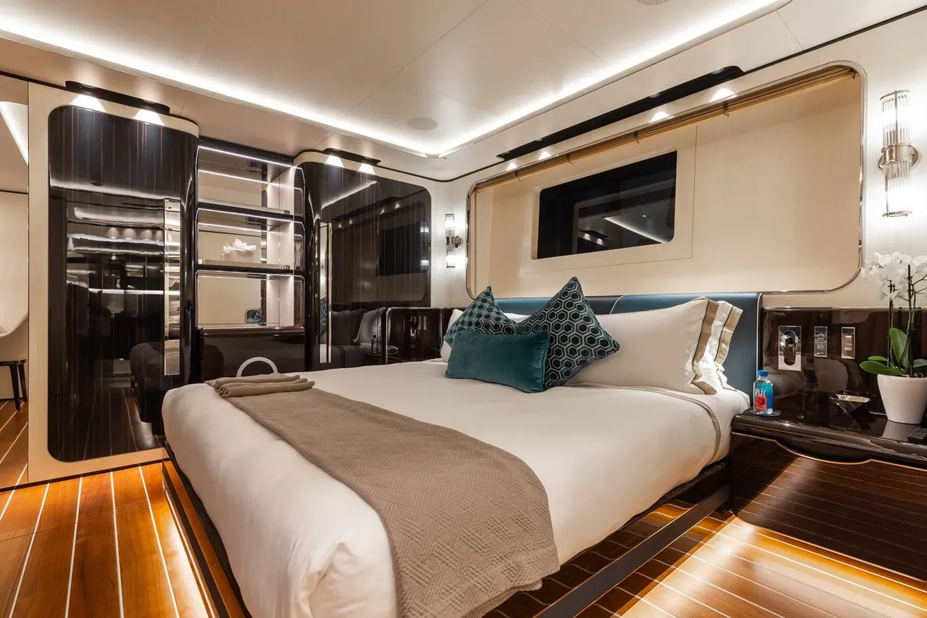 Buy a Daybreak T 52 at Shestakov Yacht Sales