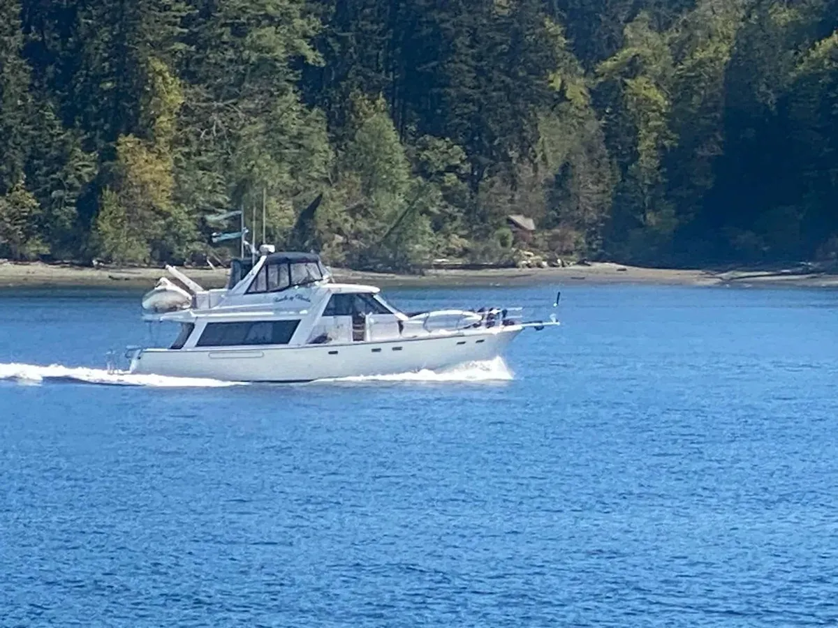 Buy a yacht BEACH HOUSE - BAYLINER