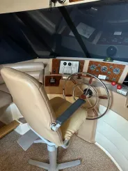 Buy a yacht BEACH HOUSE - BAYLINER