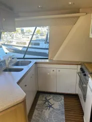 BEACH HOUSE - BAYLINER yacht sale
