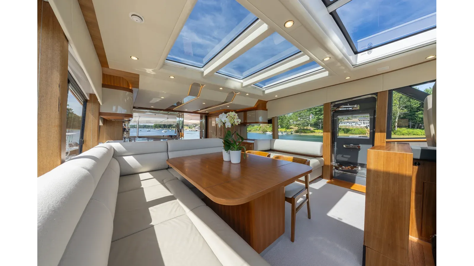 Купить LYRICA - BELIZE MOTORYACHT