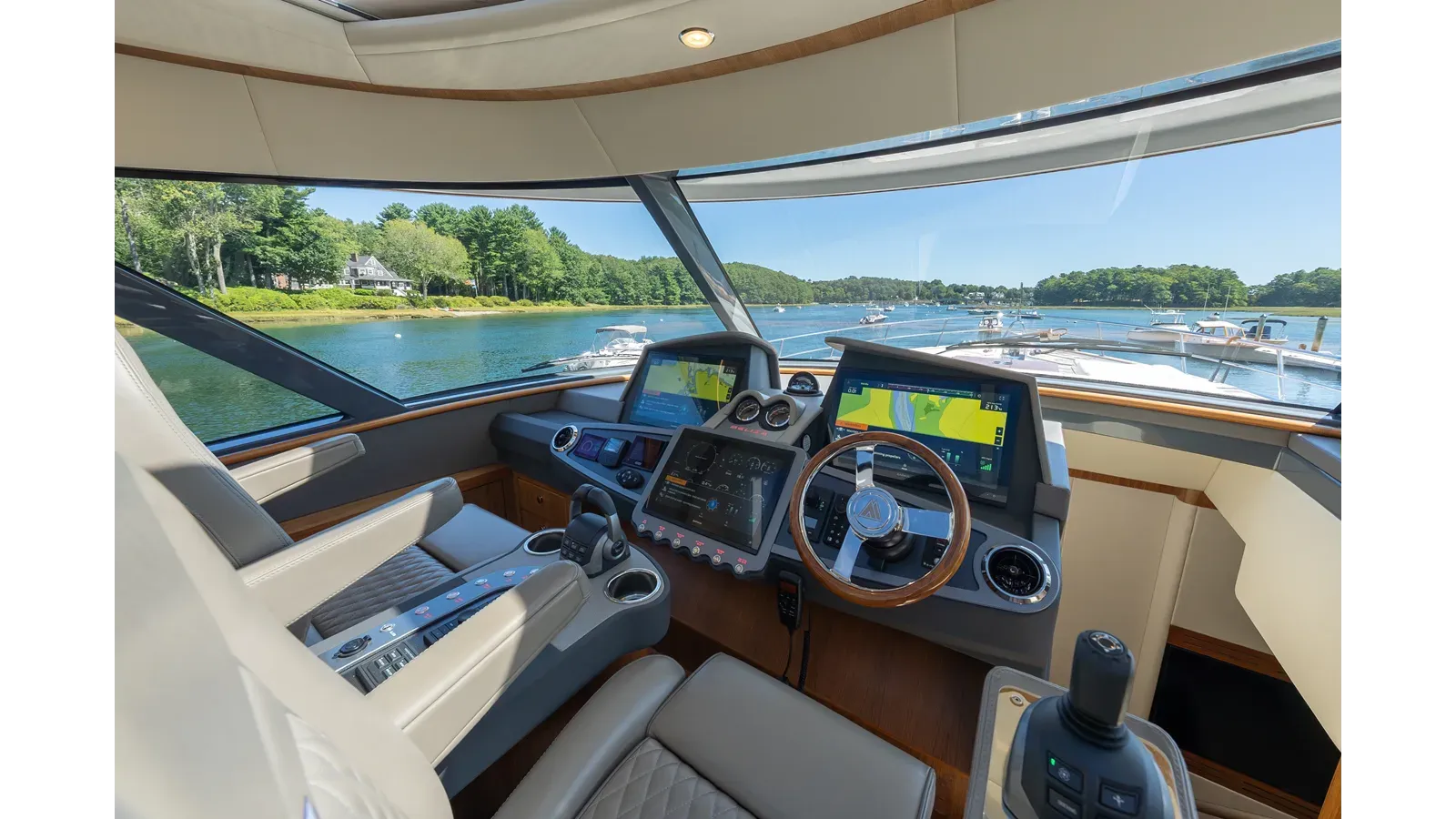 Лучшая цена на LYRICA - BELIZE MOTORYACHT