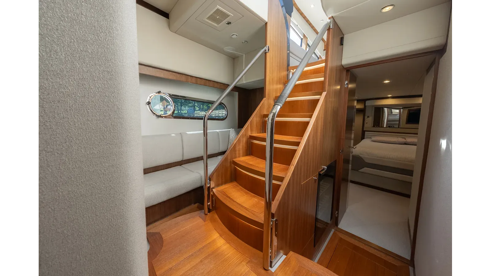 Купить яхту LYRICA - BELIZE MOTORYACHT в Shestakov Yacht Sales