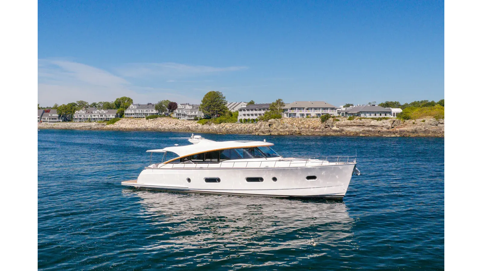LYRICA - BELIZE MOTORYACHT