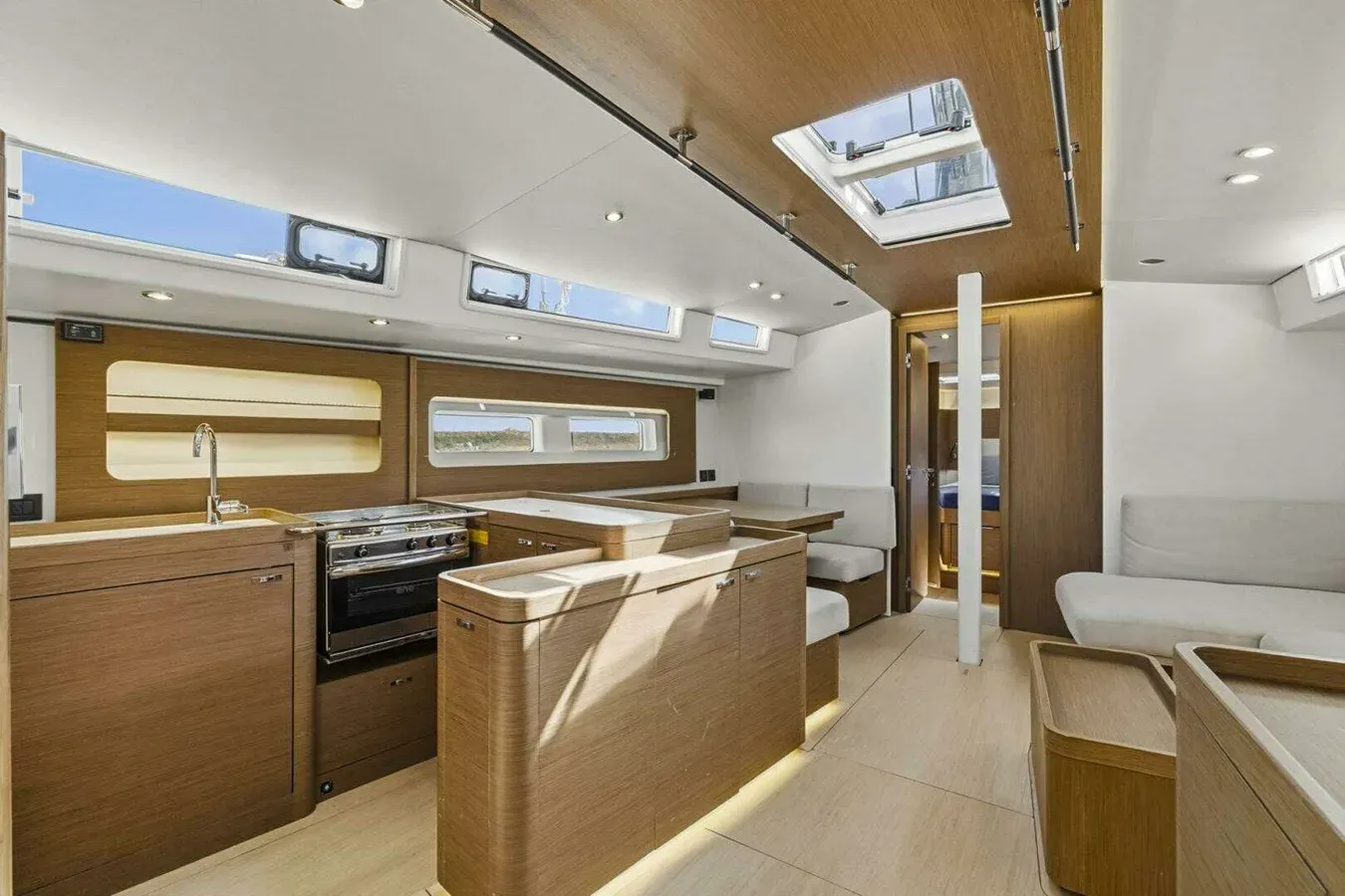 Купить HEARTBEAT - Beneteau