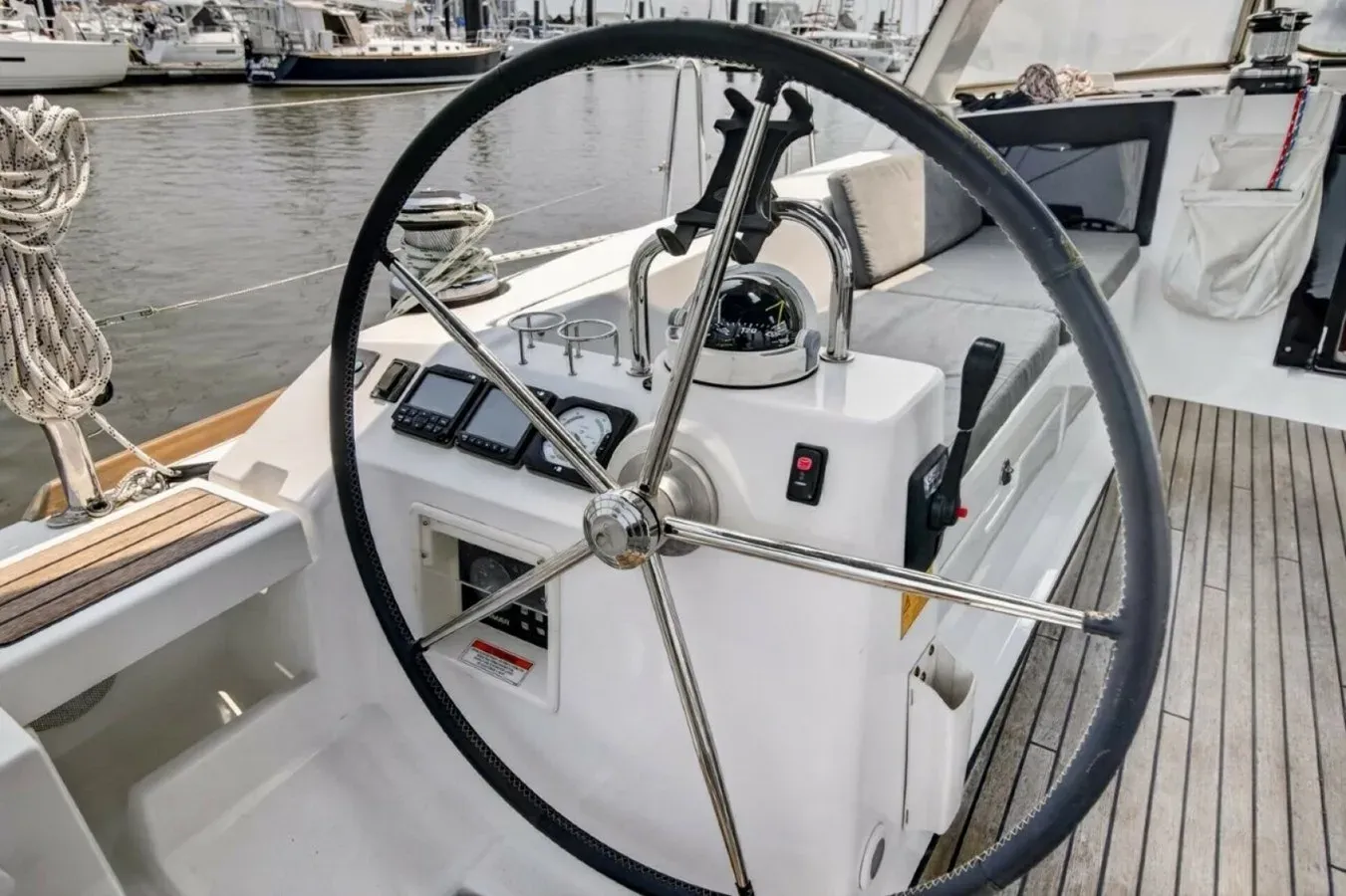 Buy a yacht Inconceivable - Beneteau
