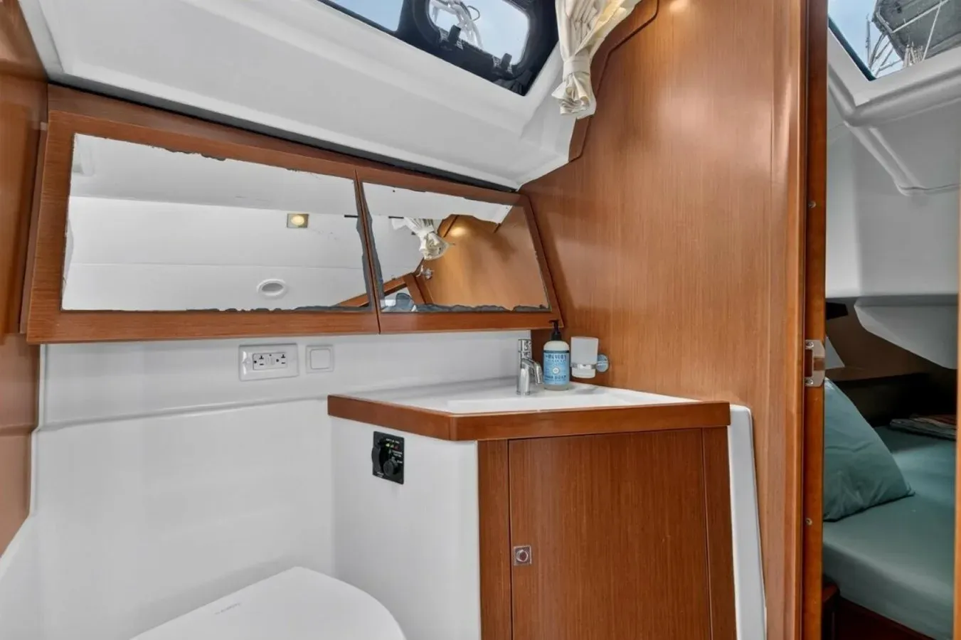 Buy a Inconceivable 45 at Shestakov Yacht Sales