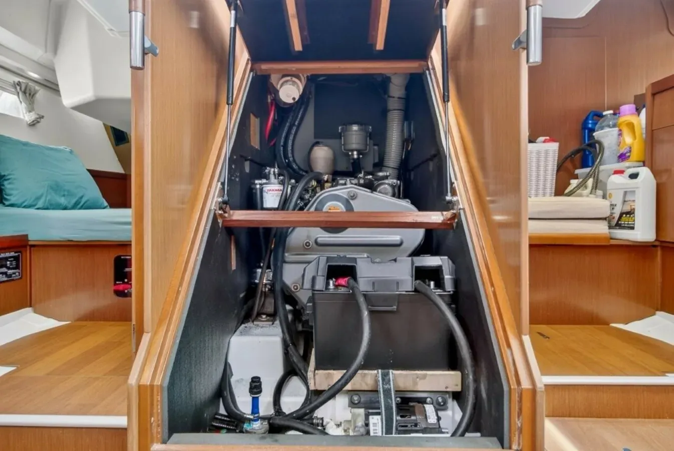 Buy a yacht Inconceivable 2013