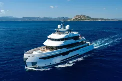 Buy a yacht JULES 121