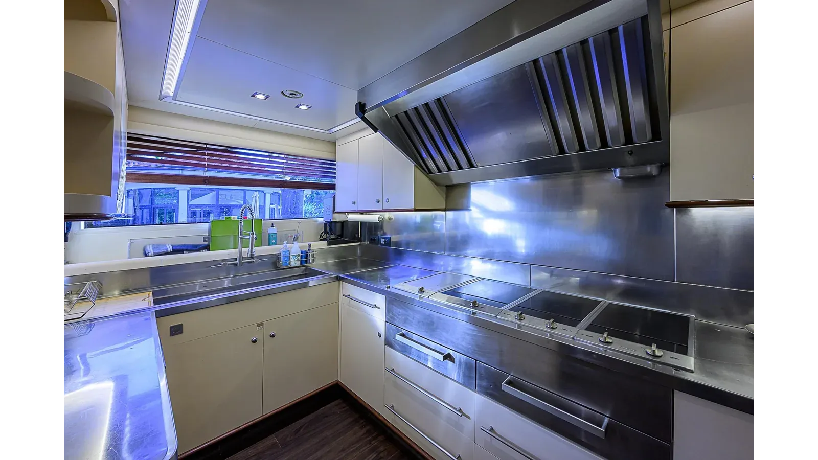 Buy a SEASCAPE V - Benetti at Shestakov Yacht Sales