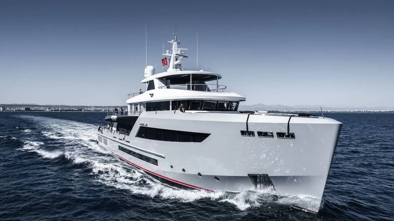 Buy a yacht HEEUS - Bering Yachts