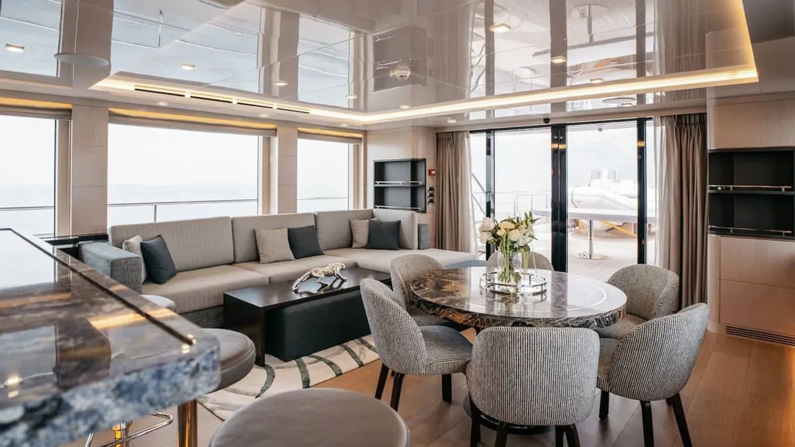 HEEUS - Bering Yachts