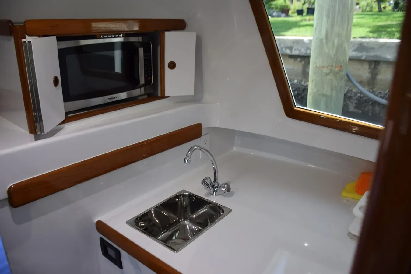 Buy a yacht JOY RIDE 31 Express Cruiser