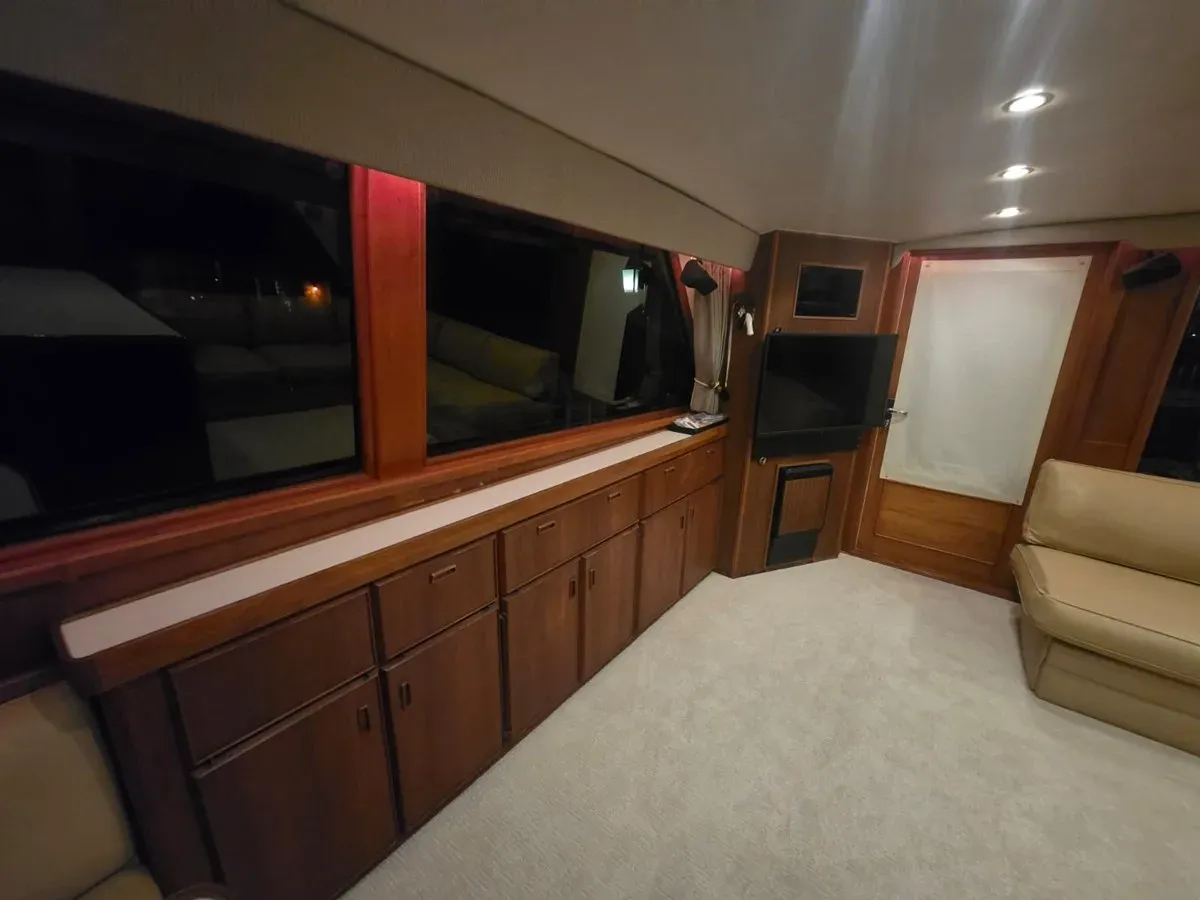 Buy a yacht PARADOX - Bertram Yacht