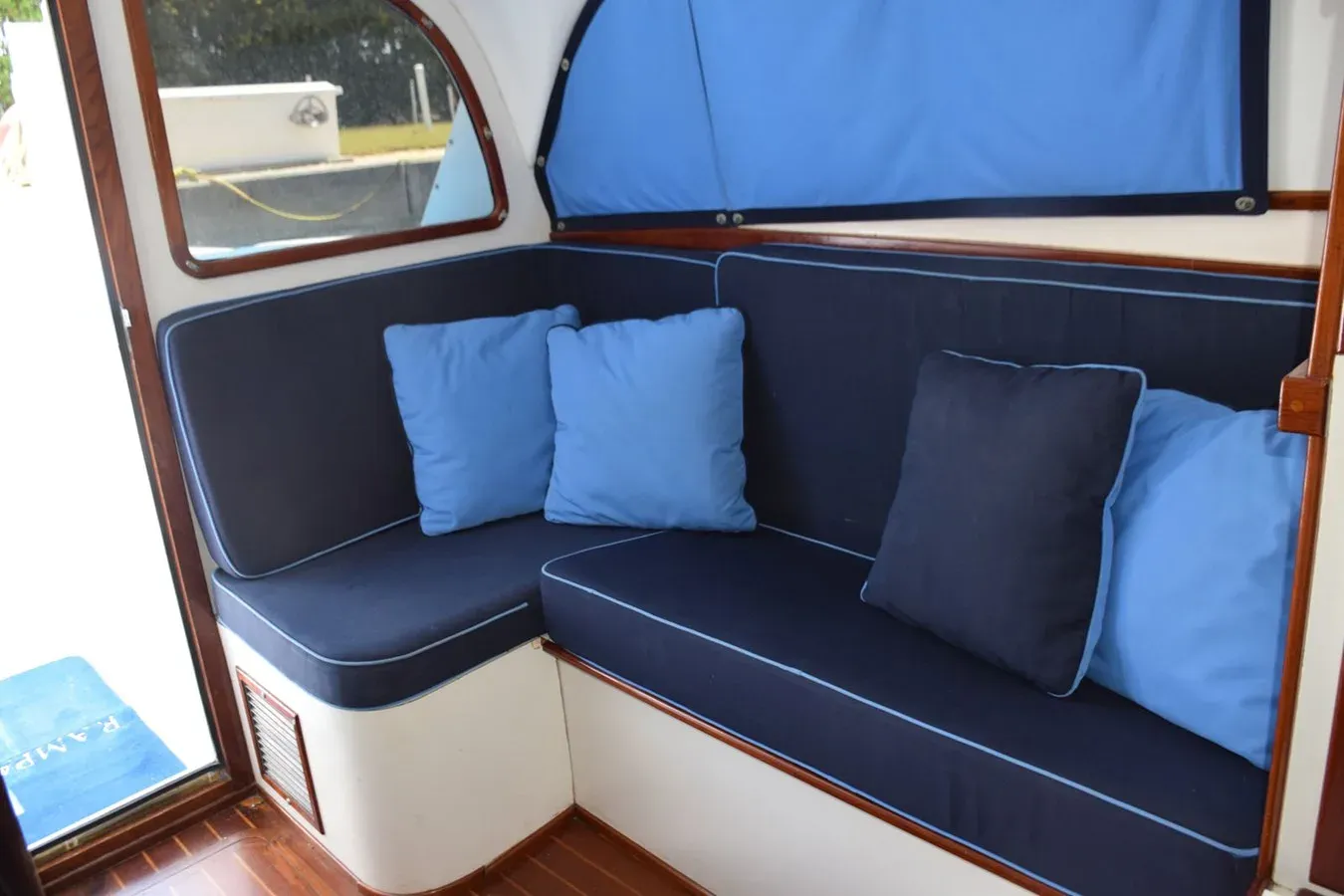 the best price on RAMPAGE Flybridge Cruiser