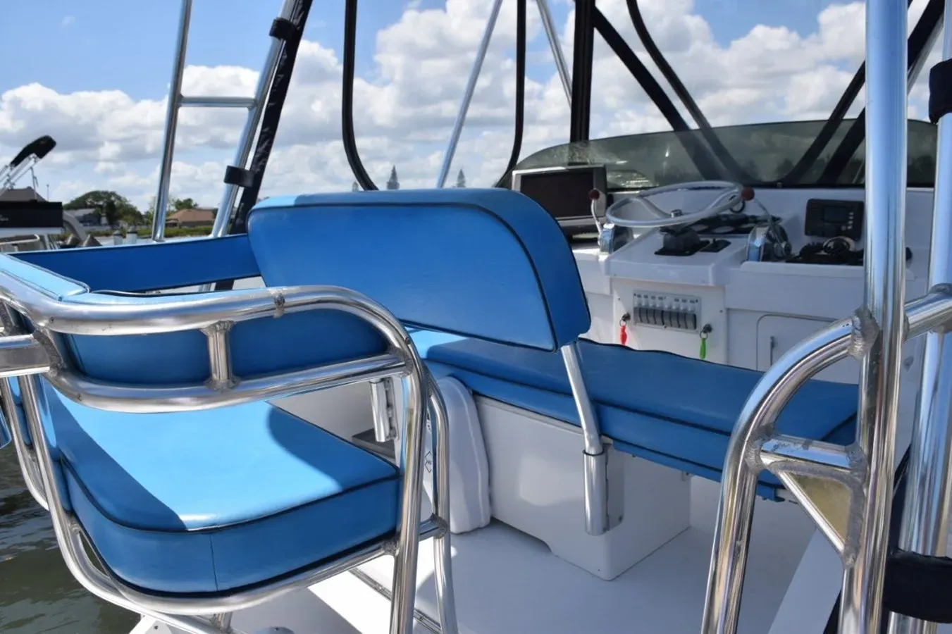 Buy a RAMPAGE 31 at Shestakov Yacht Sales