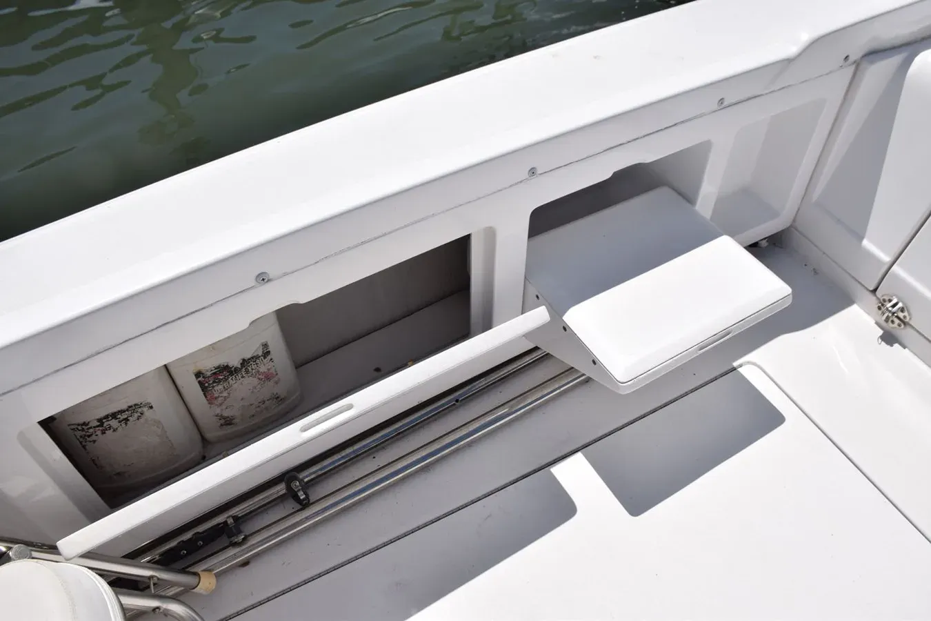 Buy a yacht RAMPAGE Flybridge Cruiser