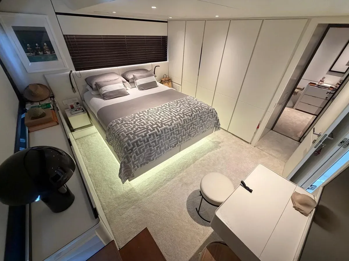 Buy a yacht OUT OF THE BLUE 71