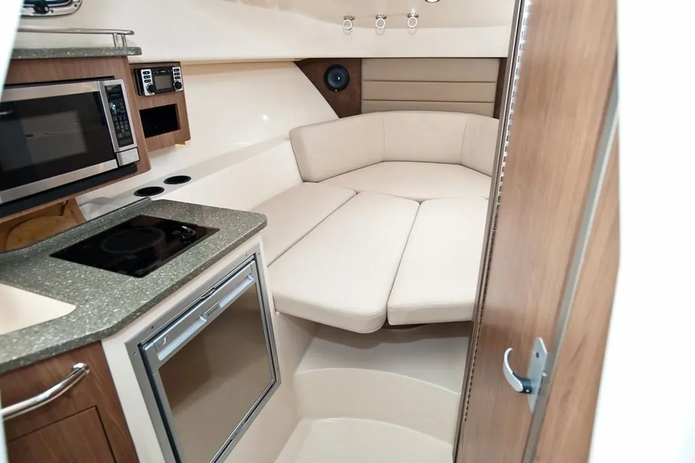 Buy a yacht Boston Whaler 285CQ - Boston Whaler