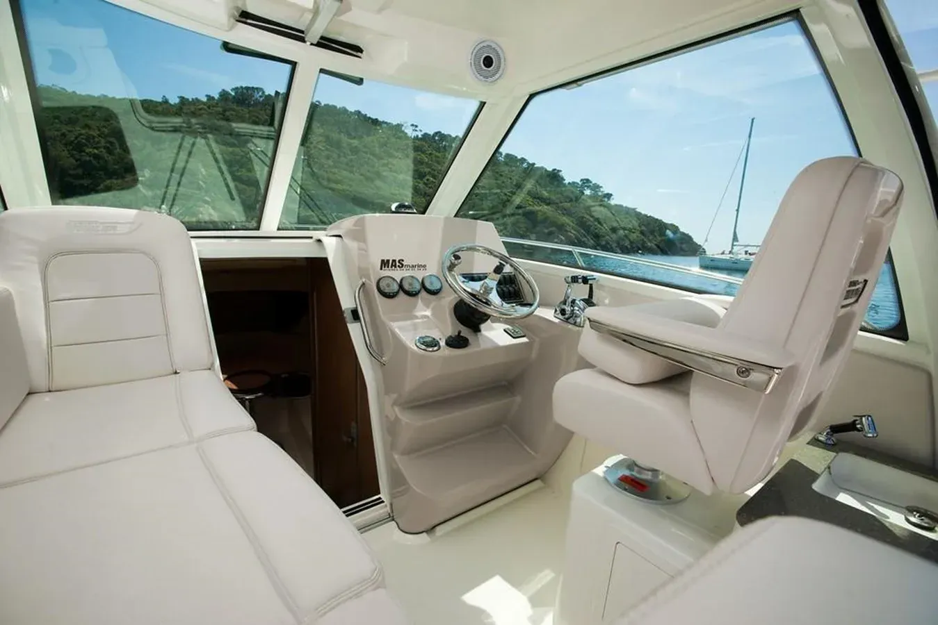 best yacht sales deals Boston Whaler 285CQ