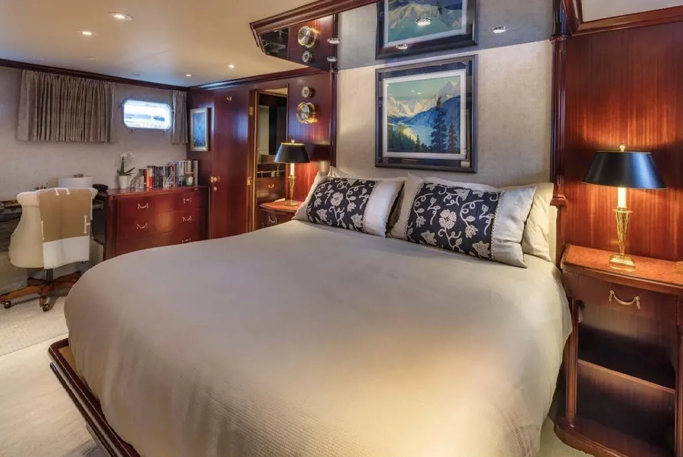 Buy a BLACKWOOD 1998 at Shestakov Yacht Sales