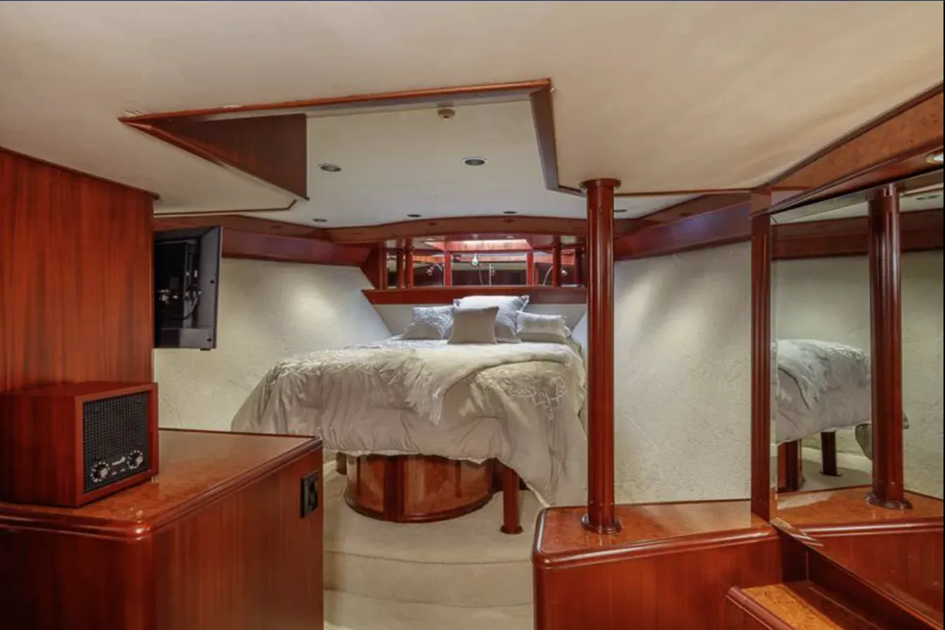 best yacht sales deals BLACKWOOD 103