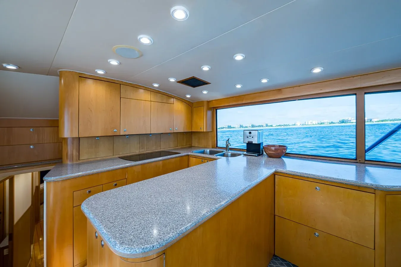 Buy a WINDY CAY - BUDDY DAVIS at Shestakov Yacht Sales