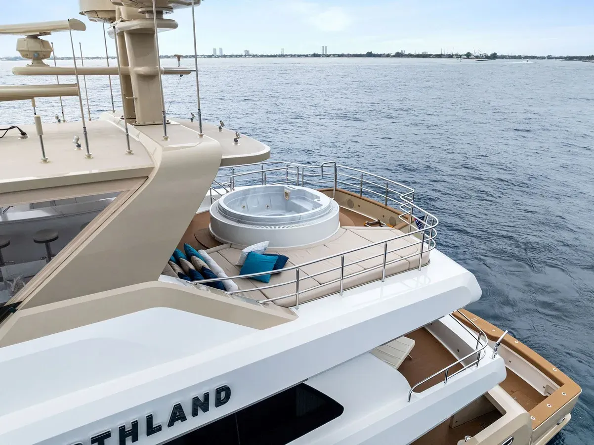 Купить яхту NORTHLAND 104 в Shestakov Yacht Sales