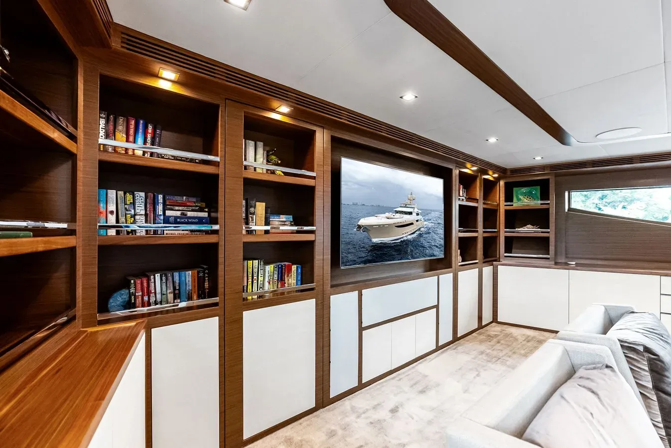 Купить яхту NORTHLAND - BURGER BOAT COMPANY в Shestakov Yacht Sales