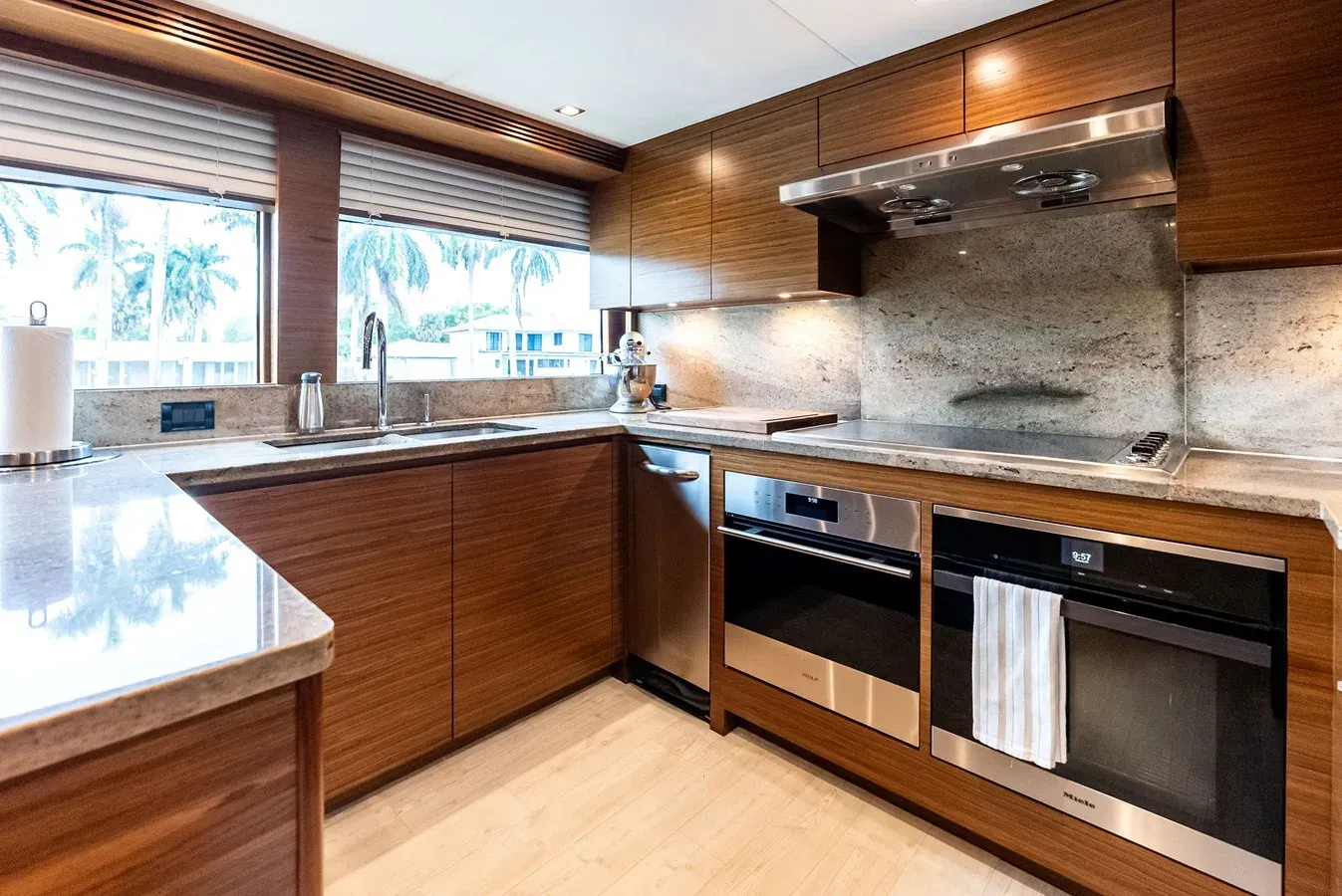 Купить яхту NORTHLAND - BURGER BOAT COMPANY в Shestakov Yacht Sales