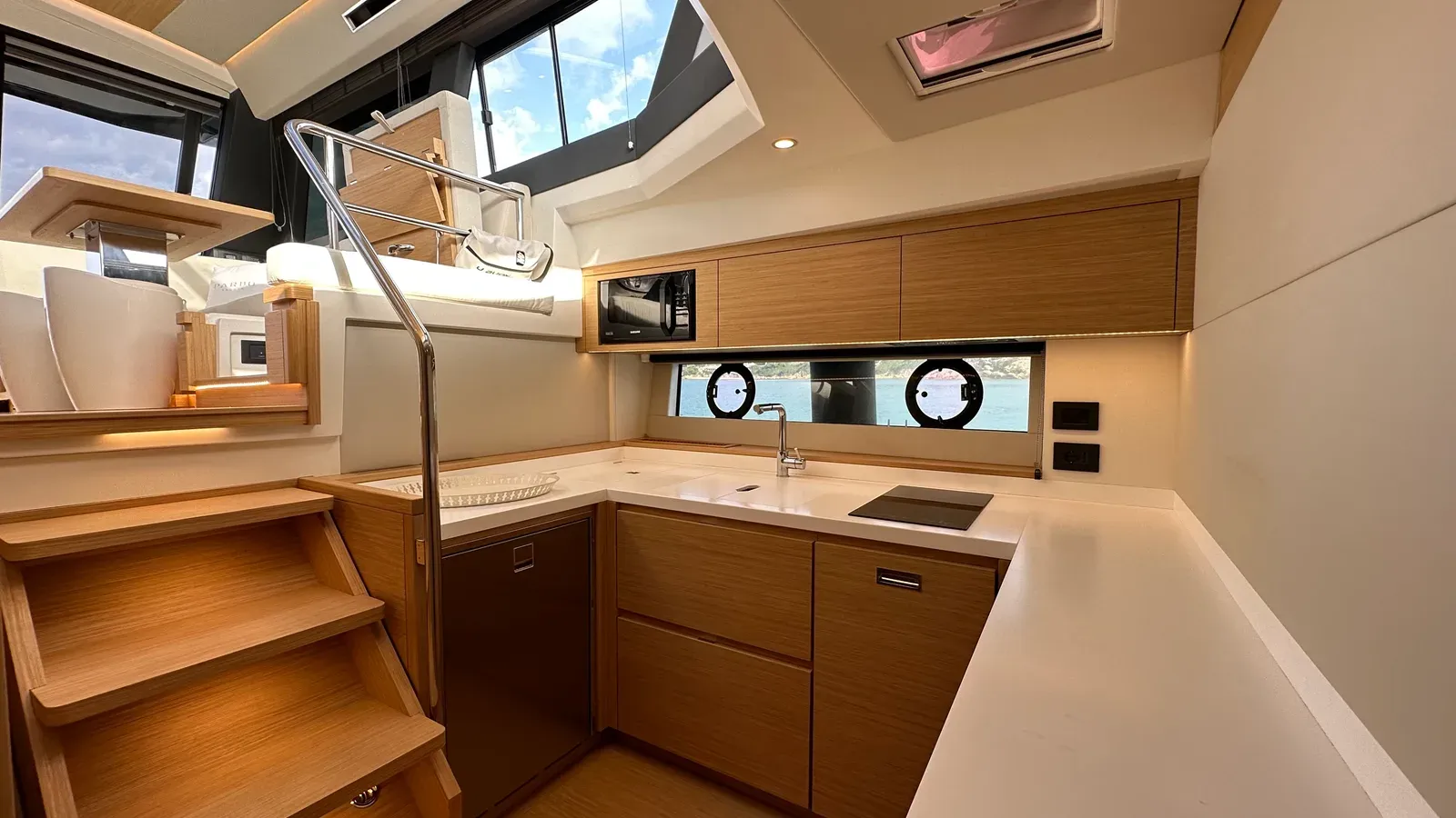 Buy a yacht KAYENNE 2023