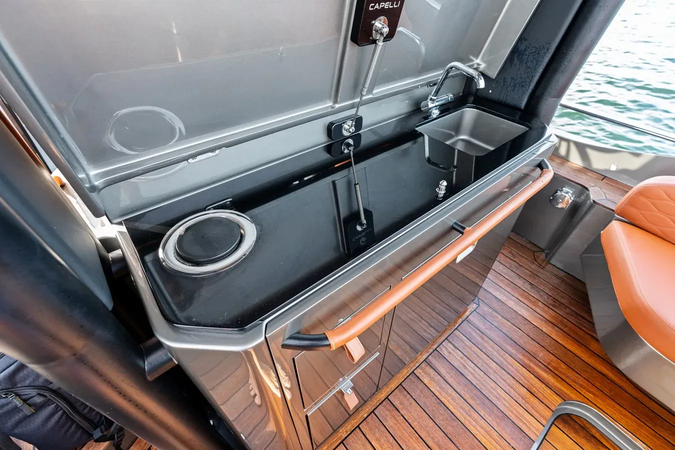 Buy a Capelli STRADIVARI - CANTIERI CAPELLI at Shestakov Yacht Sales