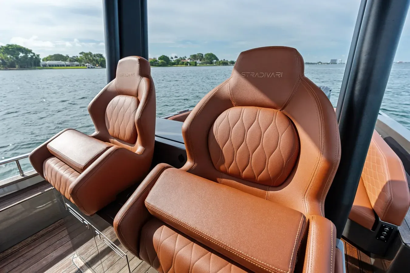 Buy a Capelli STRADIVARI 43 at Shestakov Yacht Sales
