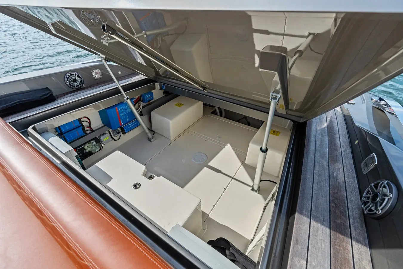 best yacht sales deals Capelli STRADIVARI