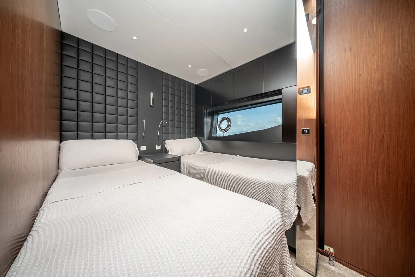 Buy a yacht CREA - CANTIERI RIVA SPA