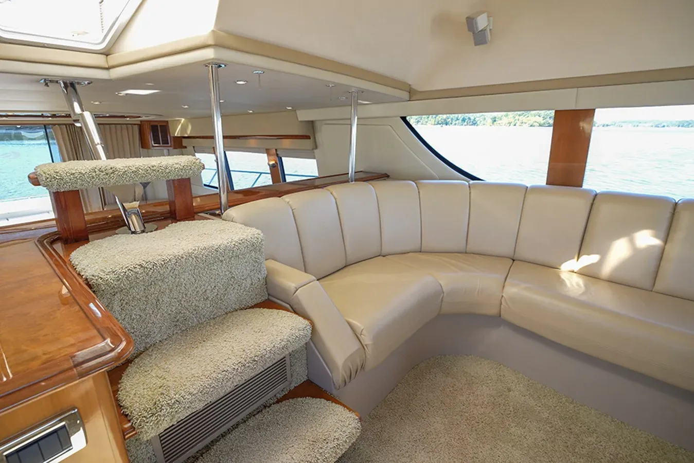 the best price on KAE BELLA - Carver Yachts